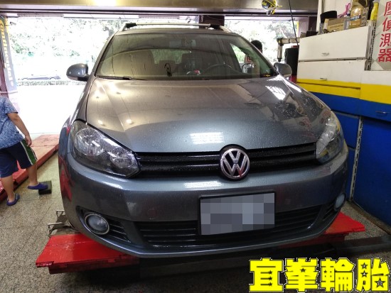 Volkswagen Golf Variant Yokohama AE01F 205/55/16 3D四輪定位