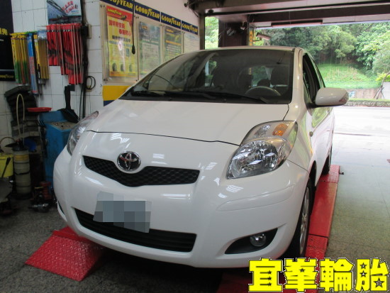 TOYOTA YARIS Assurance TripleMax 185/60/15 3D四輪定位