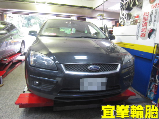 FORD FOCUS TDCI Goodyear ASYM-2 F1 Asymmetric-2 225/40/18  3D四輪定位