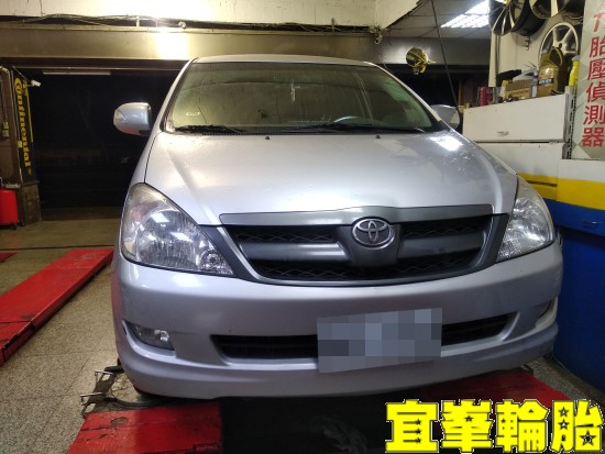 TOYOTA INNOVA Yokohama AE01F 205/65/15 3D四輪定位