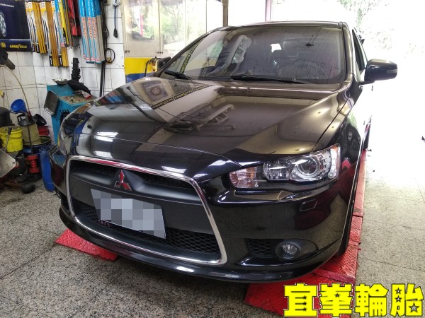 Mitsubishi Lancer Sportback 自備機油變速箱油保養 變速箱油濾心更換 火星塞更換 輪胎對調 9986 燃油系統清潔劑