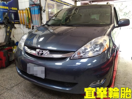 TOYOTA SIENNA  Ravenol DXG 5W30 輪胎對調 SWD方向機油 SENFINECO 9980空調清潔劑