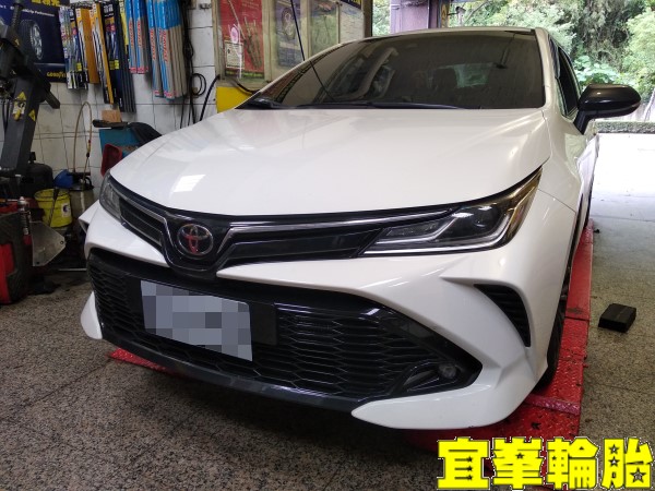 Toyota Corolla Altis GR SPORT Ravenol VSE 0W20 輪胎對調