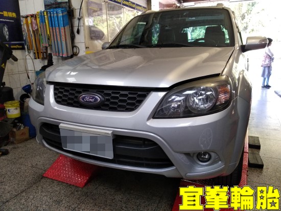 FORD ESCAPE SELENIA 5W30 輪胎對調 BOHENG陶瓷競技前來令極致安裝 碟盤車銷研磨