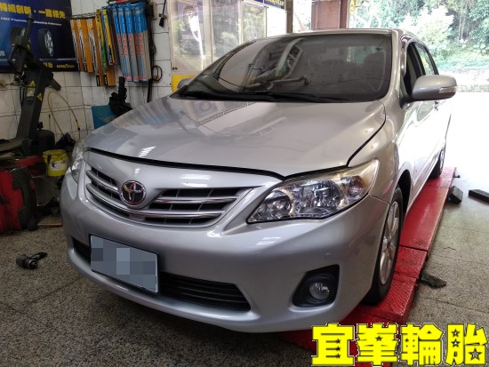 TOYOTA ALTIS SELENIA 5W30 輪胎對調 輪胎異常漏氣