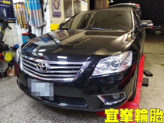 TOYOTA CAMRY Goodyear AssuranceTripleMax2 215/60/16 3D四輪定位Y-KYB 全車避震器更換