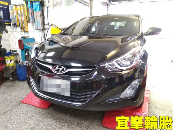 Hyundai Elantra 輪胎氣嘴更換 極致胎圏平衡 3D四輪定位