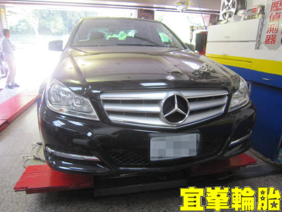 Mercedes Benz W204 C180 Goodyear Assurance TripleMax 205/55/16 3D四輪定位