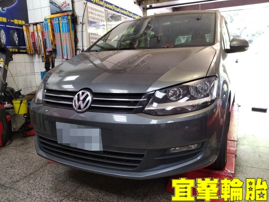 Volkswagen Sharan Goodyear EfficientGrip Performance 215/60/16  3D四輪定位