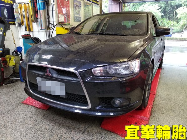 Mitsubishi Lancer Sportback 自備機油保養 輪胎對調 9986 燃油系統清潔劑