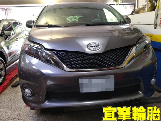 TOYOTA SIENNA 底盤異音 SELENIA 5W30 輪胎對調不能