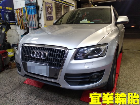 AUDI Q5 SELENIA 5W40 TEXTAR 前來令片更換