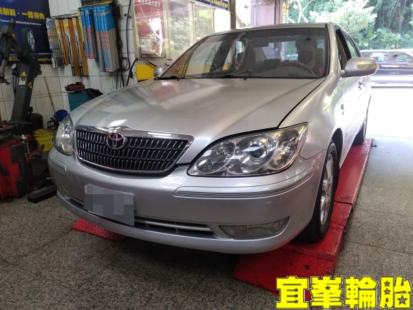 TOYOTA CAMRY SELENIA 5W40 輪胎對調