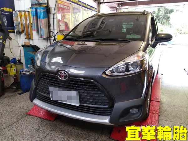 TOYOTA SIENTA Ravenol VSE 0W20 輪胎對調