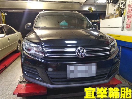 Volkswagen Tiguan SELENIA 5W30 Goodyear EfficientGrip Performance SUV 215/65/16 3D四輪定位
