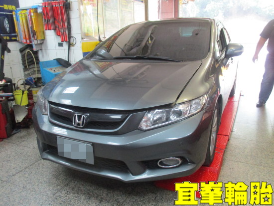 HONDA CIVIC 喜美9代  BOHENG陶瓷競技前來令極致安裝  輪胎對調極致胎圈平衡