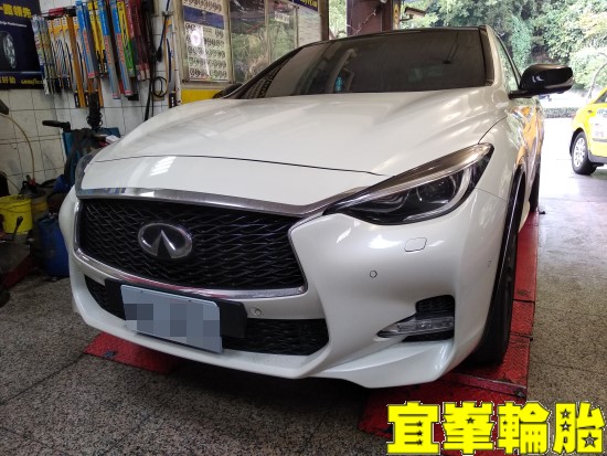 INFINITI Q30S  Michelin Pilot Sport 4 235/45/19