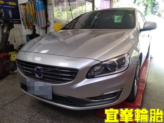 VOLVO S60 COOPER ZEON RS3-G1 235/45/17 3D四輪定位