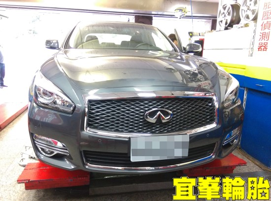 INFINITI Q70 3D四輪定位