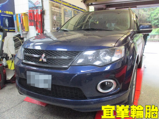 Mitsubishi Outlander CSC5 SUV 235/55/18 胎圈最佳化平衡 3D四輪定位