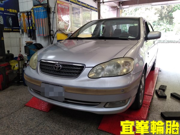 TOYOTA ALTIS SELENIA 10W40 輪胎對調 引擎空氣濾心更換