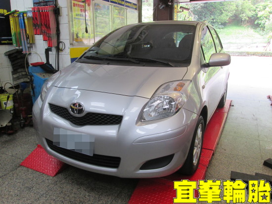 TOYOTA YARIS CEC5 175/65/14 3D四輪定位