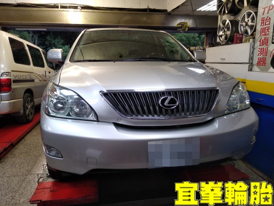 Lexus RX330 Goodyear EfficientGrip Performance SUV 235/55/18  3D四輪定位