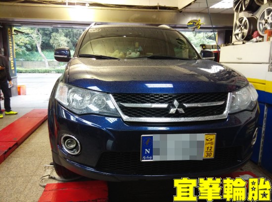 Mitsubishi Outlander KYB藍筒避震器安裝  3D四輪定位