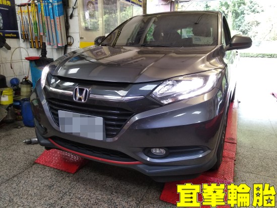 HONDA HR-V  Goodyear EfficientGrip Performance 2 215/55/17 3D四輪定位