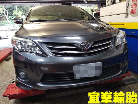 TOYOTA ALTIS 金屬氣嘴更換 輪胎對調極致胎圈平衡 3D四輪定位 底盤漏油檢查
