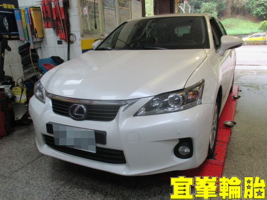 LEXUS CT200H ORO W417 盲塞式TPMS極致安裝 GOODYEAR EfficientGrip Performance 205/55/16 胎圈最佳化平衡 3D四輪定位