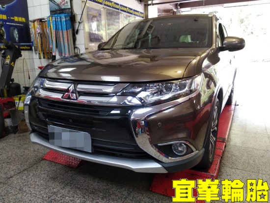 Mitsubishi Outlander Goodyear EfficientGrip Performance SUV 225/55/18  胎圈最佳化平衡 3D四輪定位