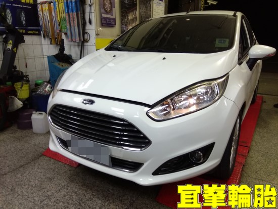 FORD FIESTA SELENIA 5W40 輪胎對調