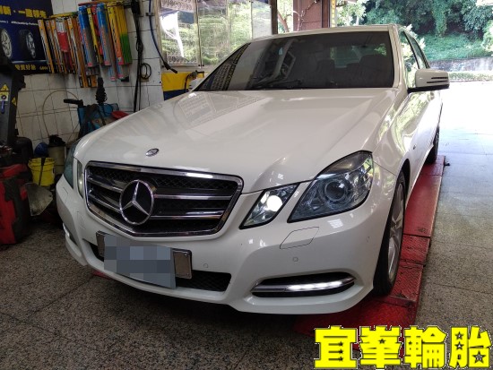 Mercedes Benz  W212 Continental  PremiumContact 6  245/45/17 胎圈最佳化平衡 3D四輪定位