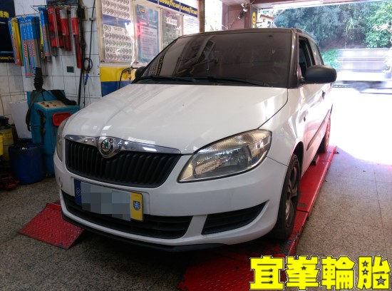 SKODA Fabia Continental ContiEcoContact 5 CEC5 185/60/14 3D四輪定位 胎圈最佳化平衡 進氣岐管熱水管漏水
