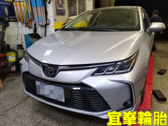 Toyota Corolla Altis SELENIA 5W40 輪胎對調