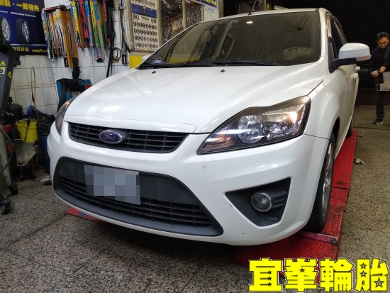 FORD FOCUS Goodyear AssuranceTripleMax2 205/55/16  3D四輪定位
