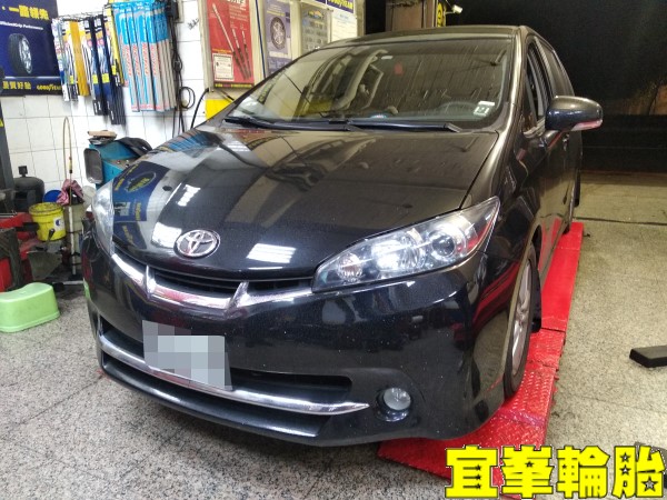 TOYOTA WISH SELENIA 10W40 輪胎對調 引擎空氣濾心更換