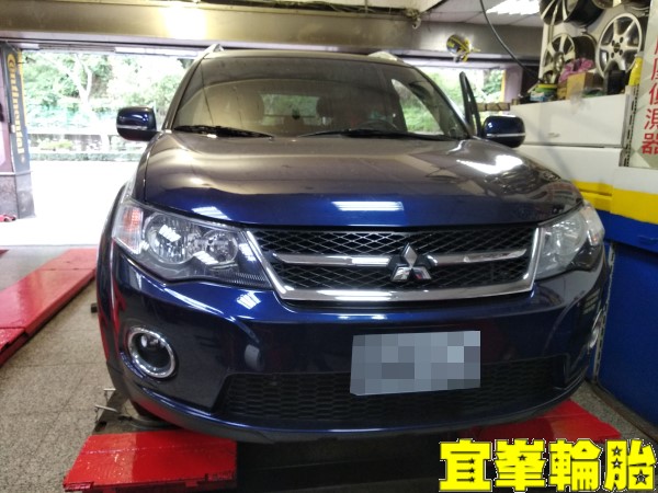 Mitsubishi Outlander Goodyear EfficientGrip Performance SUV 225/55/18 胎圈最佳化平衡 3D四輪定位