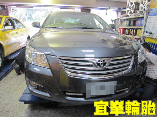 CAMRY 輪胎對調