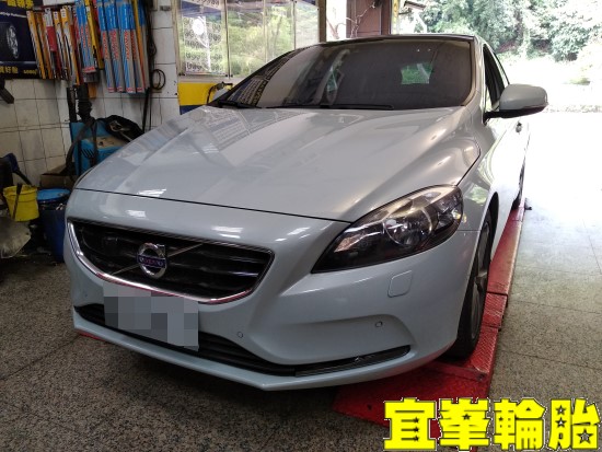 VOLVO V40 Goodyear ASYM-3 F1 Asymmetric-3 225/45/17  3D四輪定位