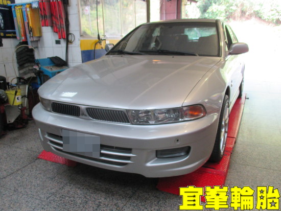 Mitsubishi Galant Assurance TripleMax 215/45/17 3D四輪定位