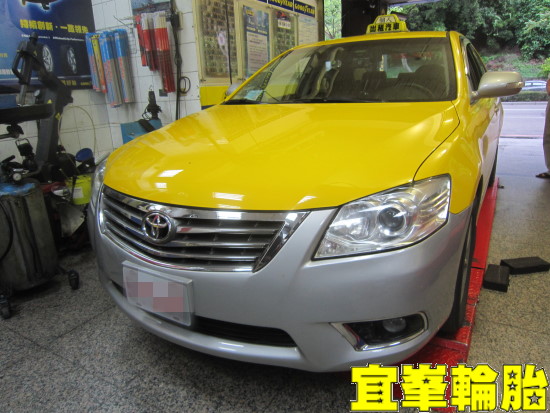 TOYOTA CAMRY Goodyear Assurance TripleMax 215/60/16 3D四輪定位