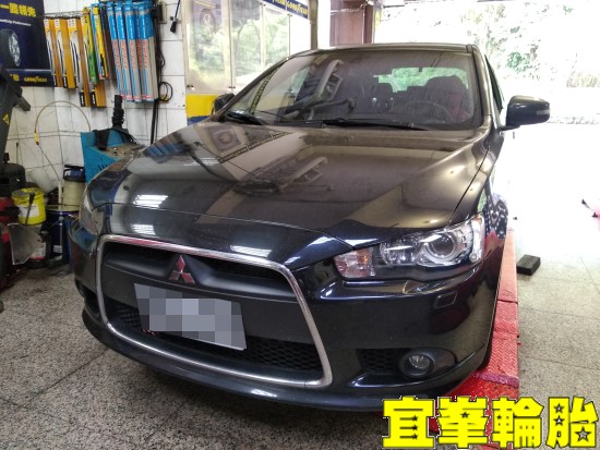 Mitsubishi Lancer Sportback 自備機油保養 9986 燃油系統清潔劑 Yokohama Advan dB V552 215/55/17 3D四輪定位