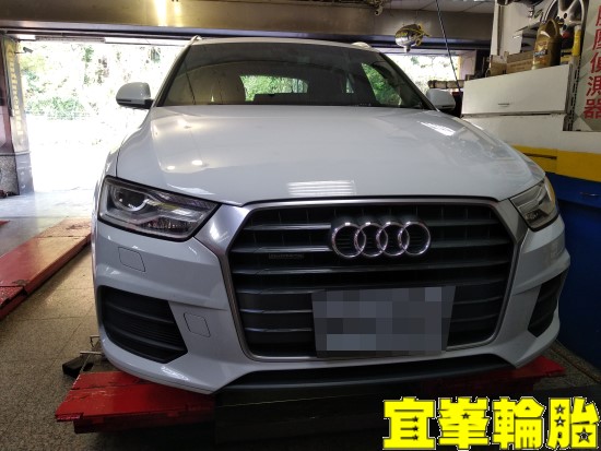 AUDI Q3 Goodyear EfficientGrip Performance SUV 235/50/18 3D四輪定位