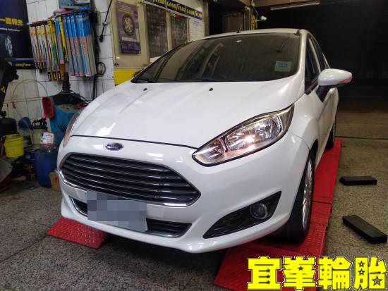 FORD FIESTA SELENIA 5W40 輪胎對調