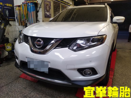 NISSAN X-TRAIL Goodyear EfficientGrip Performance SUV 225/60/18 胎圈最佳化平衡 3D四輪定位