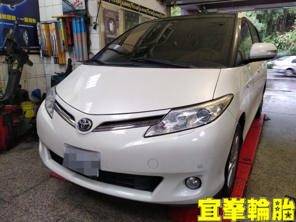 TOYOTA PREVIA Goodyear EfficientGrip Performance 2 215/55/17  胎圈最佳化平衡 3D四輪定位