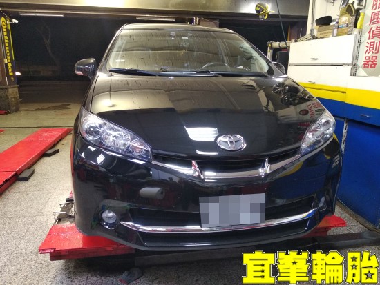 TOYOTA WISH SELENIA 10W40 輪胎對調 引擎空氣濾網更換