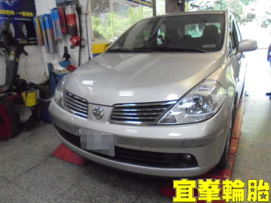 NISSAN TIIDA 自備三角架更換  3D四輪定位